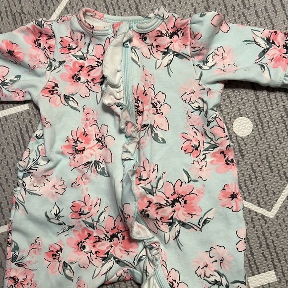 Little me ruffle footie- NB - Picture 3 of 4